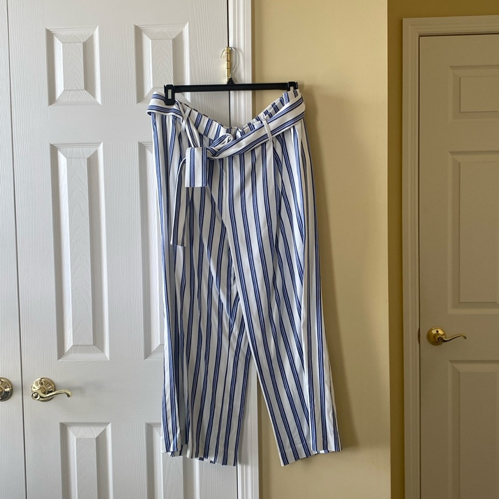 Halogen blue and white striped linen capri pants
